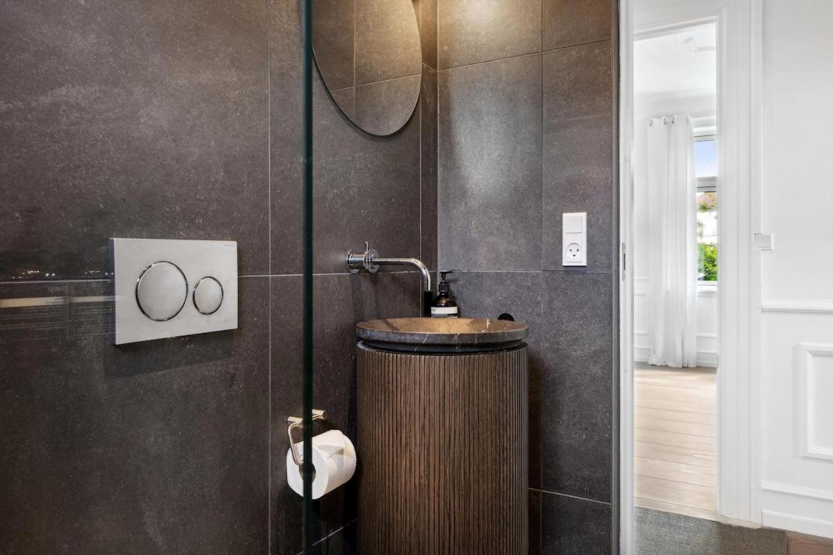 Elegant Luxury In The Heart Of Villa *
